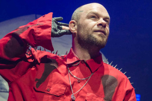 Ivan Moody se stále léčí, kapela zrušila zbytek evropského turné