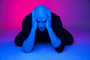 Devin Townsend vydá hodiny kytarové hudby pro nespavce