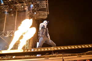 TOPFEST SLOVAKIA 2023: Na tretí deň pálilo slnko aj ohne. Návrat k víkendu plnému rocku, metalu a punku
