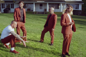 TAKING BACK SUNDAY se i po dvaceti letech dokážou překvapit