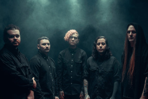 Jaké je být v kotli na LORNA SHORE? Mrkněte na nový live videoklip.