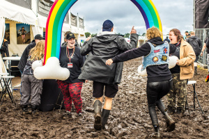Déšť proměnil letošní Wacken v bahniště, pořadatelé vydali bezprecedentní zákaz vjezdu