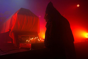 Černoprdelníci vs černokněžníci 1:0 – BATUSHKA byla nucena přesunout bělehradský koncert do Brna