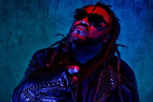 Benji ze SKINDRED: „Lidi udělali ze smartphonu svého boha, což se jim vymstí.“