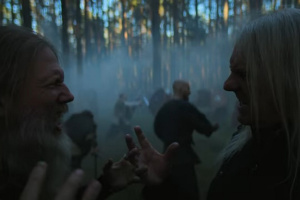 AMON AMARTH vs SAXON – Vikinsko-saská férovka v lese
