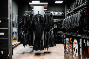 METALSHOP PRAHA otevírá koženou sekci