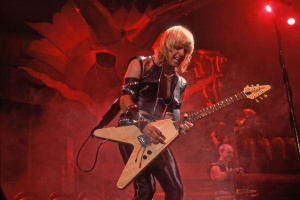 Biografie legendárního kytaristy JUDAS PRIEST: Krásné a bláznivé časy s PANTEROU na tour