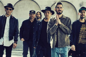 Dříve nevydaná skladba LINKIN PARK je srdceryvnou vzpomínkou na Chestera Benningtona