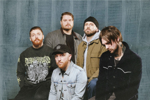 Nový klip WHILE SHE SLEEPS navodí atmosféru bolestného nezávislého filmu