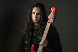 Gus G. (FIREWIND): „Miluju život, ale svět je nemilosrdný.“