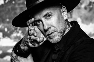Nergal zlákal ke spolupráci na novém singlu ME AND THAT MAN lídra GRAVE PLEASURES