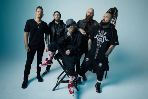 FIVE FINGER DEATH PUNCH znovu míchají žánry a oživují zesnulého rappera DMX