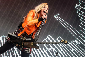 Květnový Spark uvádí: křížový výslech Lzzy Hale z HALESTORM