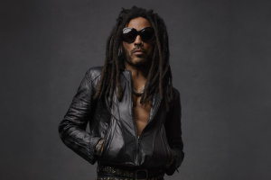 Červnový Spark uvádí: „Nikdy jsem se necítil mladší,“ říká nestárnoucí Lenny Kravitz. 