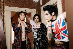 PALAYE ROYALE si bolest v srdci léčí v Itálii 