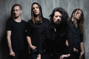 NEONFLY děkují českým fandům a Masters of Rock za deset let věrnosti novým EP
