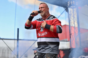 Hokejový mistr světa Tomáš Kundrátek na Holbě Rock na Grilu pokřtí vinyl FORREST JUMP