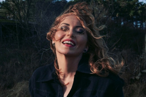 Anneke van Giersbergen letos vydá trilogii o životě, smrti a lásce