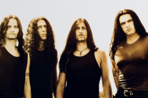 Johnny Kelly vysvětluje, proč je živý výstup TYPE O NEGATIVE problém. „Není to jen o zpěvu.“