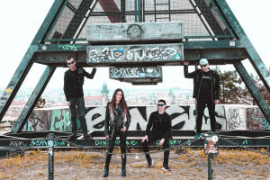 Teplická MELODICA nahrála nový singl s bubeníkem URIAH HEEP Russellem Gilbrookem