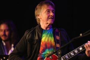 Zemřel Joey Molland, zpěvák a kytarista velšských legend BADFINGER