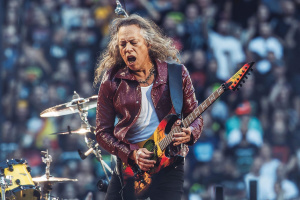 Kirk Hammett netroškaří. Pro nové album METALLIKY má neuvěřitelný počet riffů