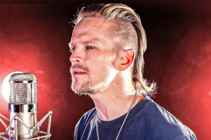 Poslechněte si klasiku „Forever Young“ v podání Erika Grönwalla