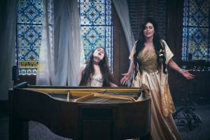 Dvě ženy a bouře. WITHIN TEMPTATION sdílí videoklip ke skladbě s ukrajinskou zpěvačkou Jerry Heil