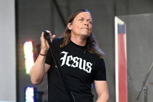 Zpěvák 3 DOORS DOWN Brad Arnold oznámil, že má rakovinu ledvin ve čtvrtém stádiu 