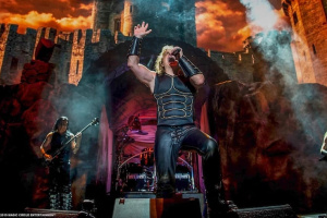 MANOWAR ukazují proces přehrávání alba „Sign of the Hammer“ na novém videu