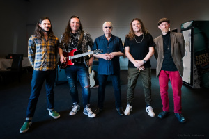 Bubeník Ian Paice v říjnu vydá nové album projektu PURPENDICULAR a hned sedmkrát vystoupí v Česku