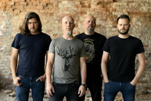 ILLEGAL ILLUSION lákají na nové album temným singlem „Eleven Crows“