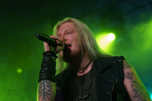 Marc Hudson z DRAGONFORCE se objevil v anime hitu Netflixu Dan Da Dan 