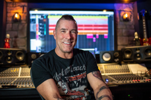 Jeff Waters, lídr ANNIHILATOR se zbavuje majetku