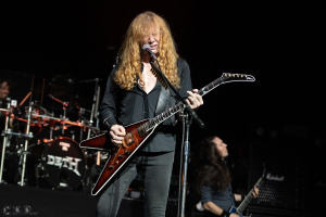 Dave Mustaine přiznal nervozitu při premiéře nového singlu „Tipping Point“