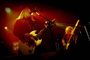 Hodí Mike Dean v budoucnu zpátečku do CORROSION OF CONFORMITY?
