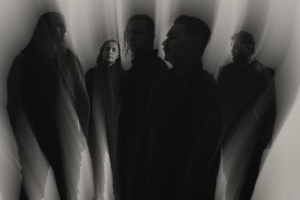 Listopadový Spark uvádí: LORNA SHORE – „Nenechme se zlomit!“