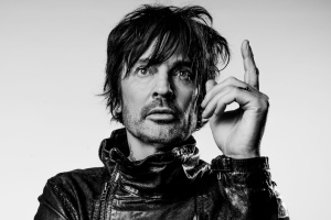 Bubeník MÖTLEY CRÜE Tommy Lee opět obžalován za sexuální napadení