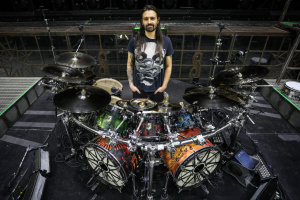 Bubeník Jay Weinberg skončil v SUICIDAL TENDENCIES