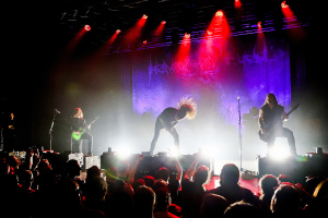 Drtivá smršť na dosah: HEAVEN SHALL BURN si podmanili Brno
