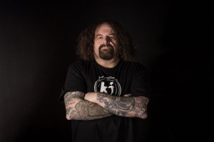 Pilíř NAPALM DEATH Shane Embury vydá sólový debut