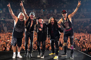SCORPIONS dál sužují zdravotní trable