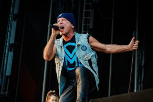 Bruce Dickinson si zazpíval s frontmanem GREEN DAY, ale moc si z toho nepamatuje