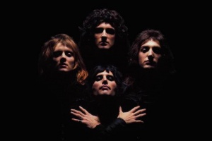 Prožijte si znovu s QUEEN příběh slavné „Bohemian Rhapsody“