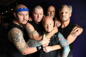 Zpěvák ROSE TATTOO Angry Anderson prodělal srdeční zástavu