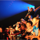 28-Stick_To_Your_Guns-fans