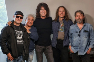 Kytarista KISS s TURBEM uctil původního zpěváka Richarda Kybice