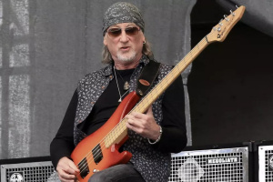 DEEP PURPLE budou hrát, dokud nepadnou, říká Roger Glover