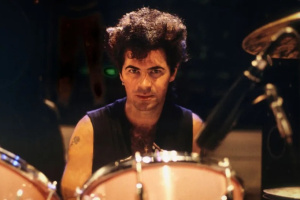 Zemřel Thommy Price, bubeník s černým srdcem