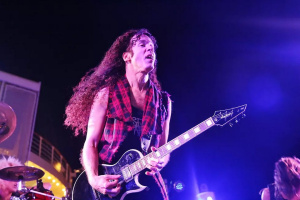 Marty Friedman vzdává hold Nicku Menzovi: „Díky Nickovu bubnování se MEGADETH stali mainstreamovým fenoménem“